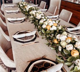Fruits and flowers: the perfect decoration
