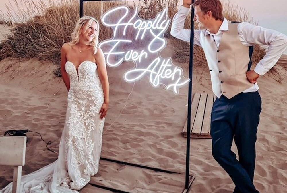neon sign for weddings